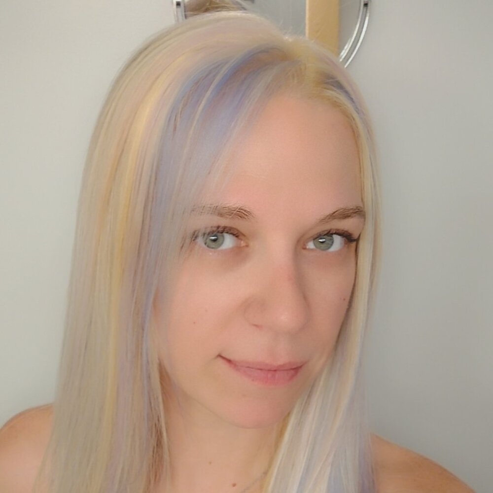 Meet your Posher, Kira